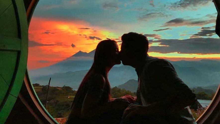 viaje romántico amor pareja