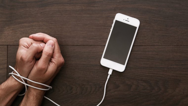 adicción celular teléfono inteligente